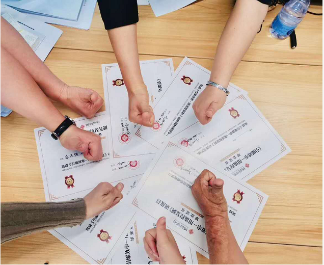 舞臺(tái)設(shè)備