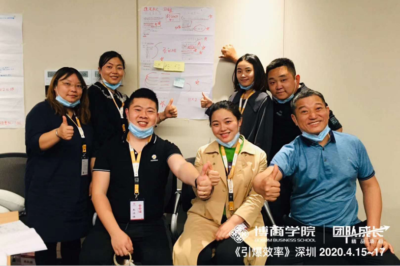 舞臺(tái)設(shè)備